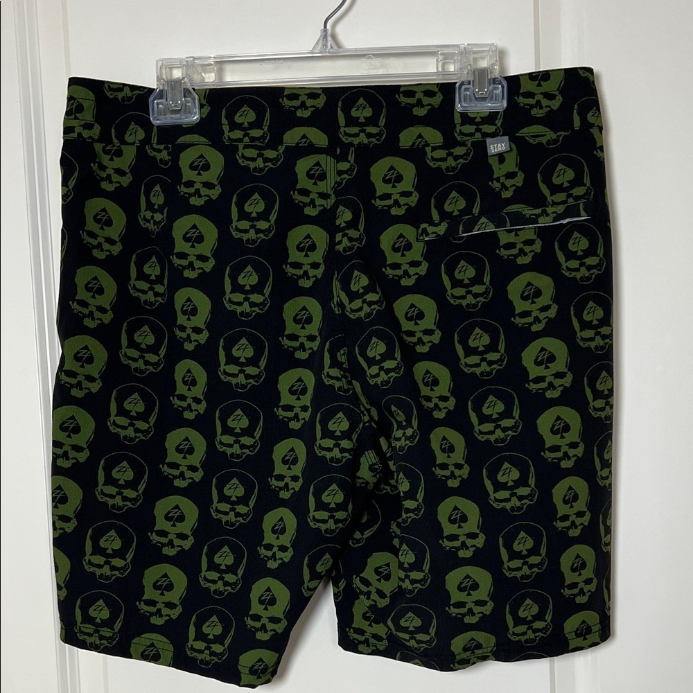 Zero Foxtrot Black Green Skull Men's Athletic Shorts Large - Picture 4 of 6